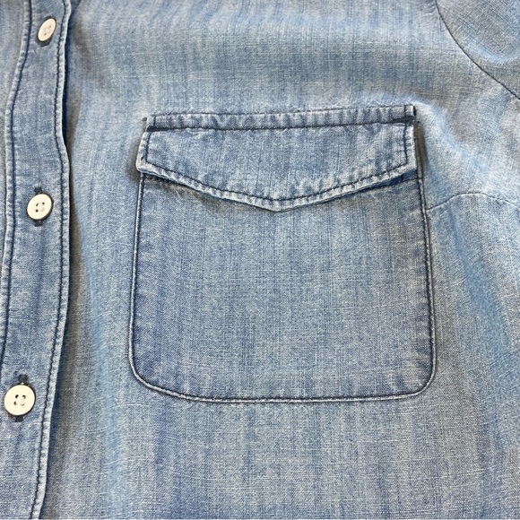 Old Navy Classic chambray medium wash women’s button down shirt Size S - Picture 8 of 15